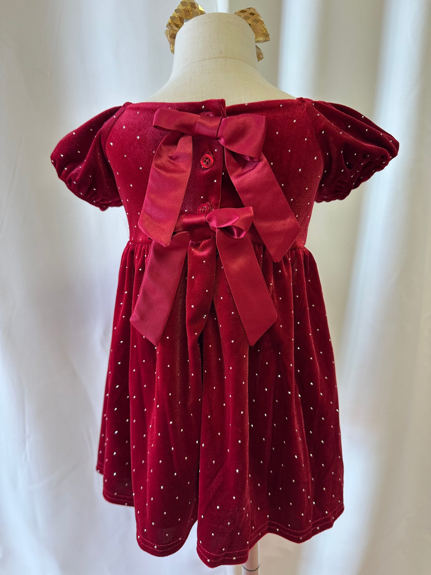 “Ruby Sparkle Velvet”18 meses