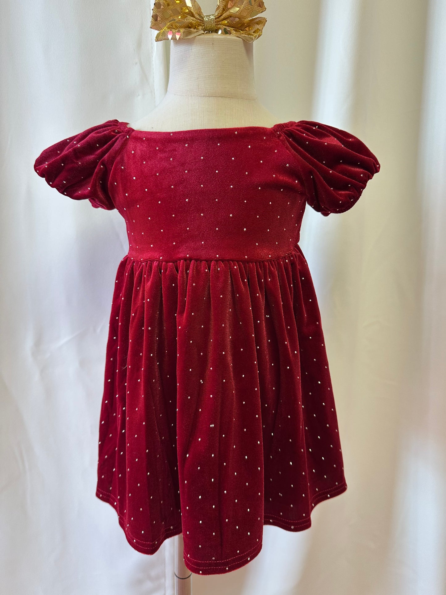 “Ruby Sparkle Velvet”18 meses